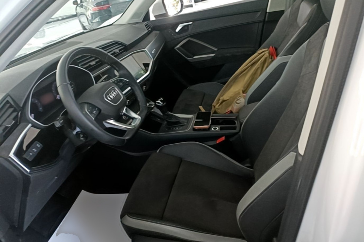 Audi Q3 2021 #15 Audi Q3 2021 car image #15