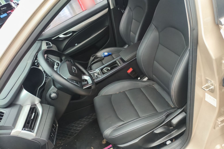 GEELY Emgrand 2020 #15 GEELY Emgrand 2020 car image #15