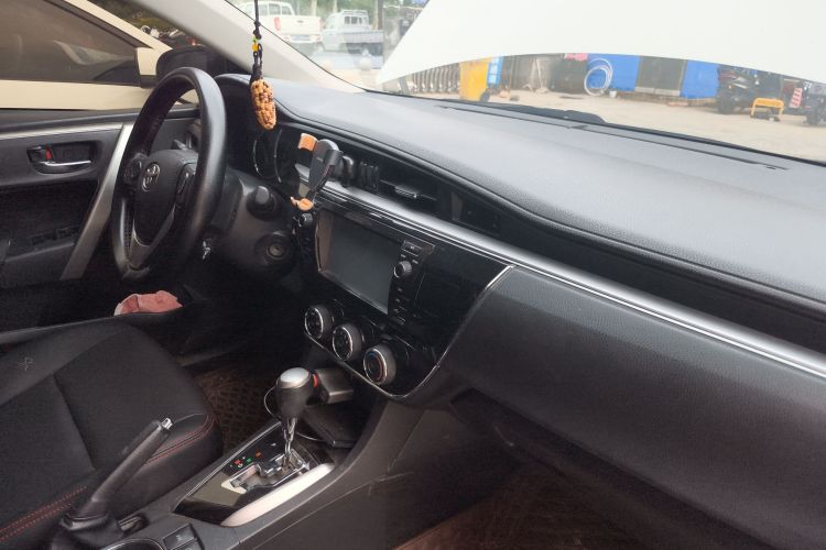 Toyota Corolla 2017 car image #12