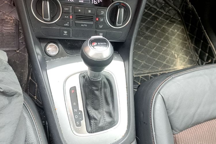 Audi Q3 2018 #18 Audi Q3 2018 car image #18