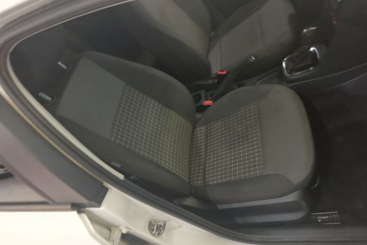Volkswagen Polo 2017 car image #24