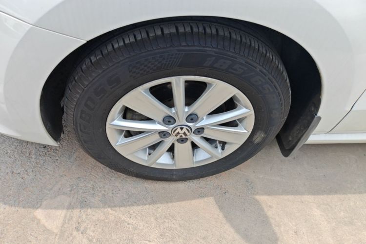Volkswagen Polo 2019 car image #9