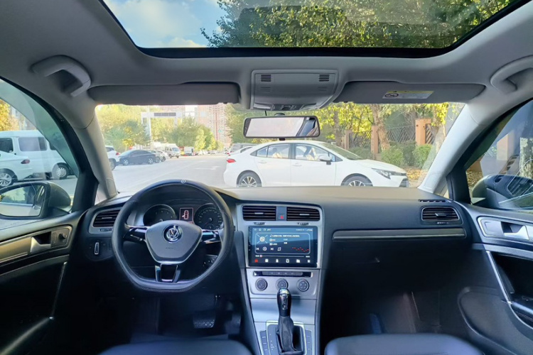 Volkswagen Golf 2016 car image #9
