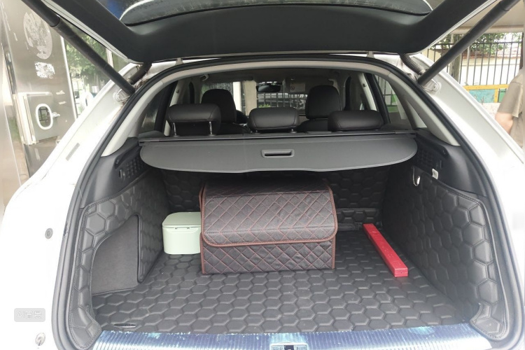 Audi Q3 2017 car image #21