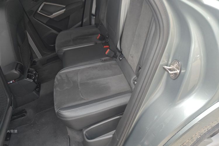 Audi Q3 2021 car image #19
