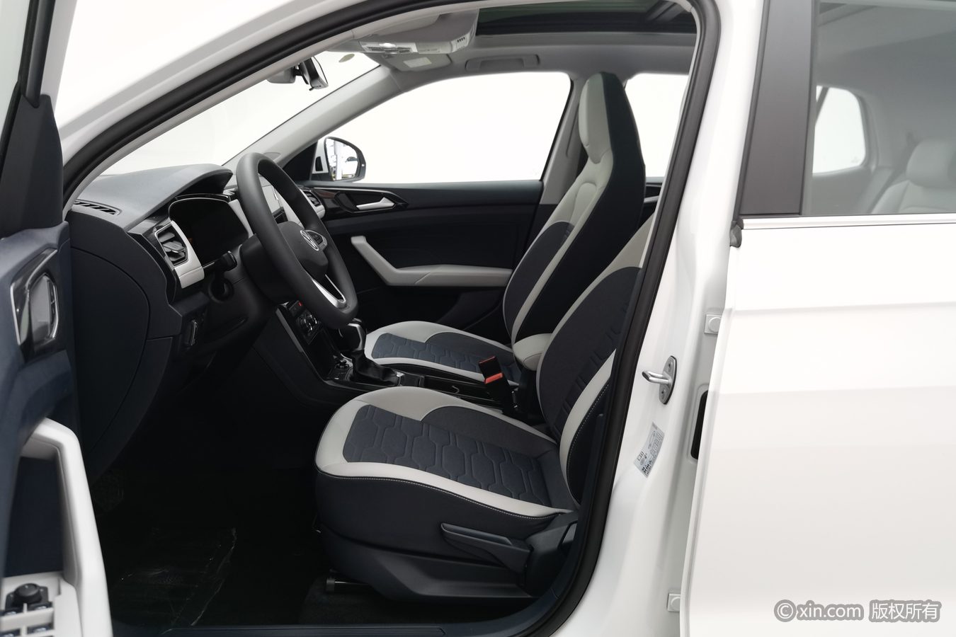 Volkswagen Tharu 2026 car image #10