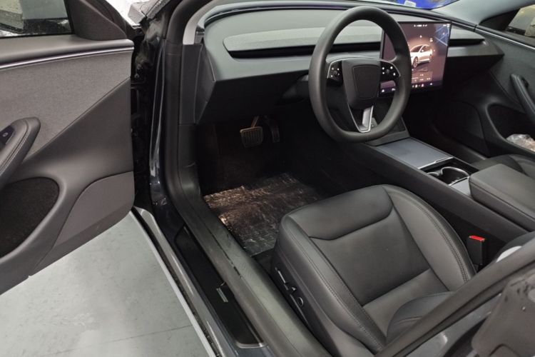 Tesla Model 3 2025 #16 Tesla Model 3 2025 car image #16