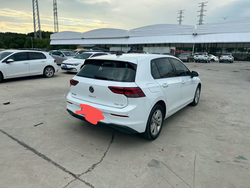 Volkswagen Golf 2023 #9 Volkswagen Golf 2023 صورة سيارة #9