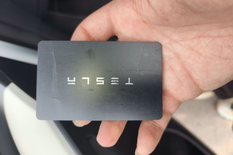 Tesla Model Y 2022 car image #9