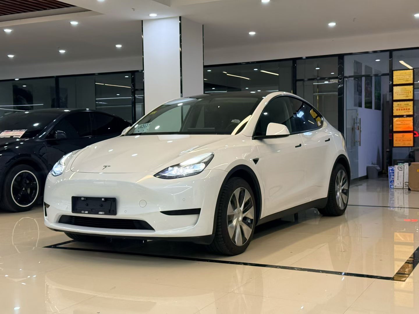 Tesla Model Y 2023 Tesla Model Y 2023 car image