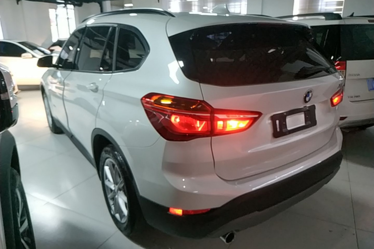 BMW X1 2017 #5 BMW X1 2017 car image #5