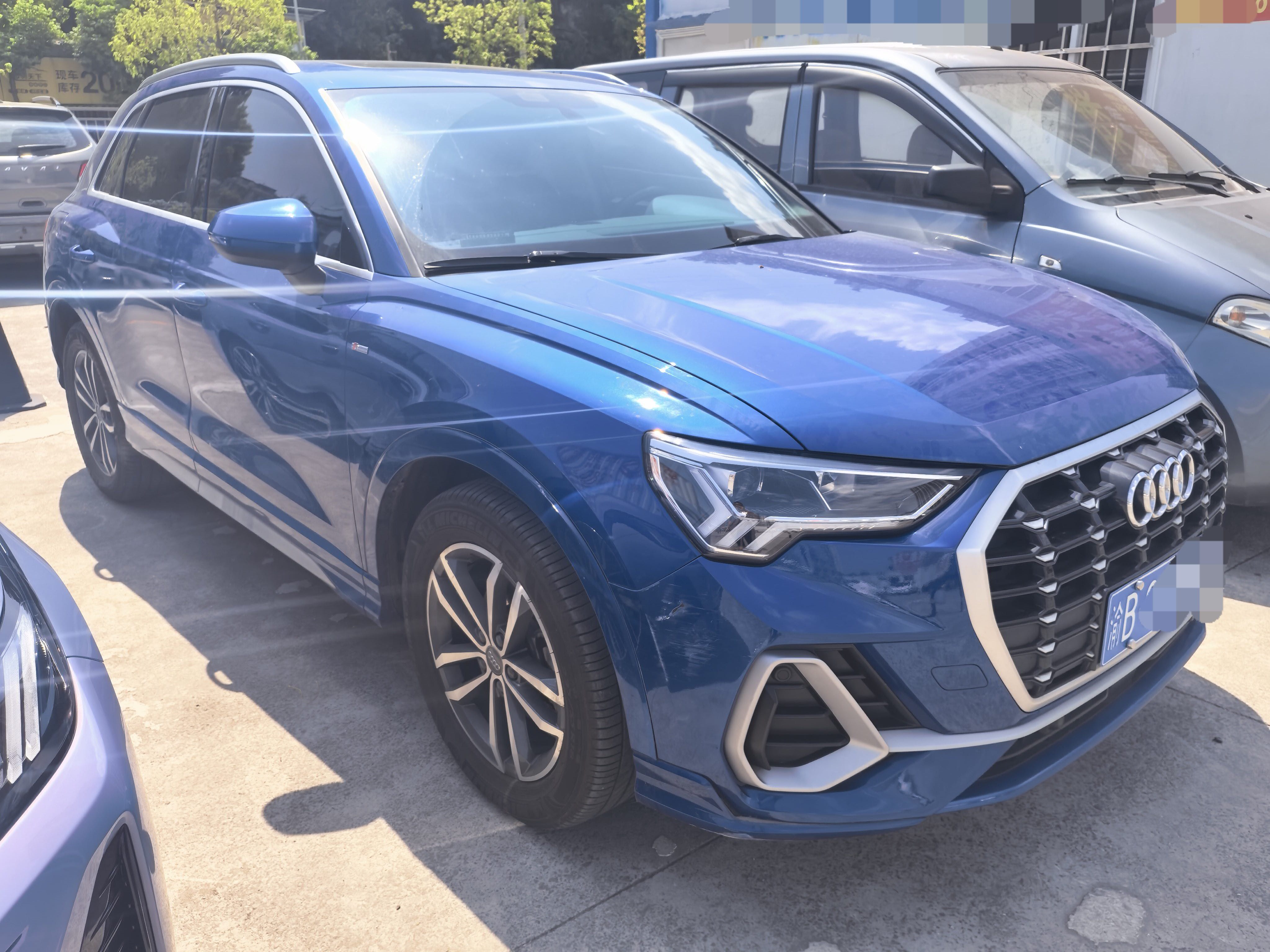 Audi Q3 2021 Audi Q3 2021 immagine di auto