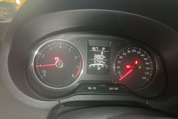 Volkswagen Polo 2018 car image #12