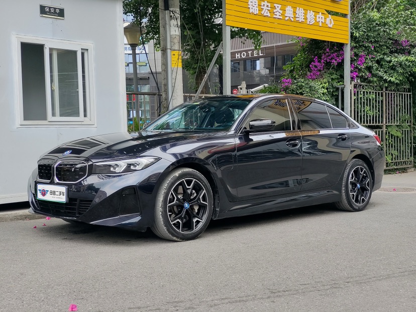 BMW i3 2023 car image 