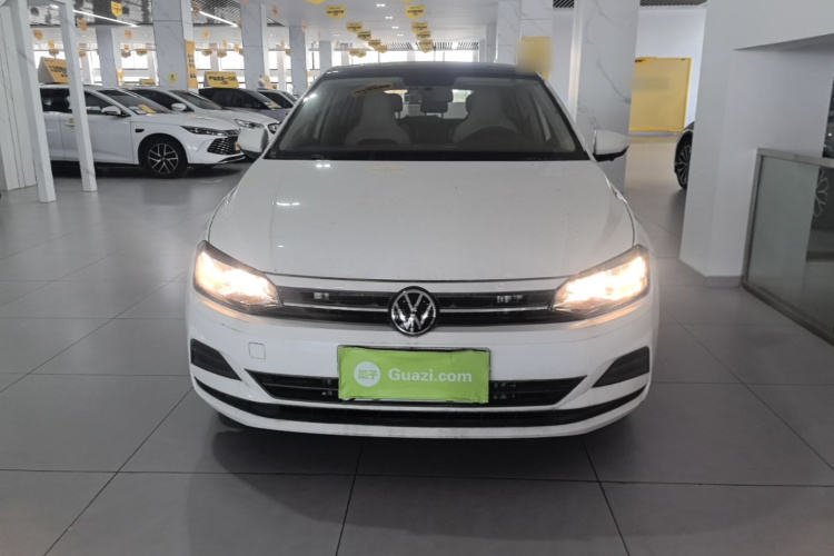 Volkswagen Polo 2022 car image #3