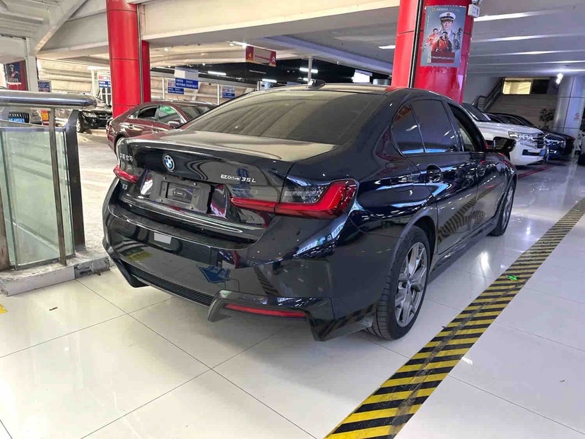 BMW i3 2024 immagine di auto #4