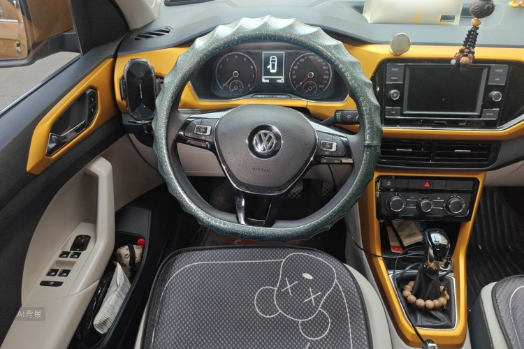 Volkswagen T-Cross 2019 #12 Volkswagen T-Cross 2019 car image #12