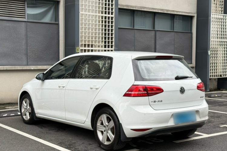 Volkswagen Golf 2016 car image #8