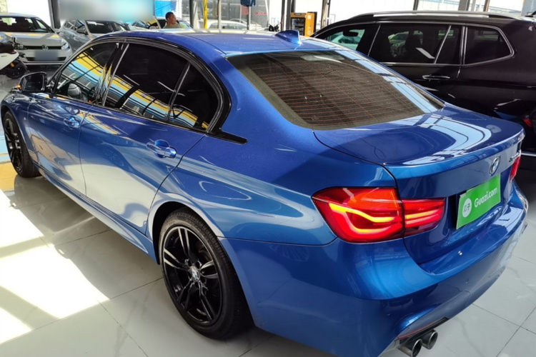 BMW 3 Series 2018 #5 BMW 3 Series 2018 car image #5