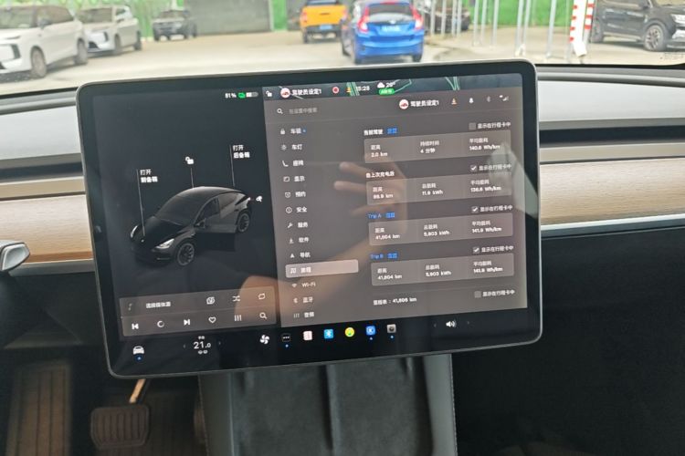 Tesla Model Y 2021 #13 Tesla Model Y 2021 car image #13