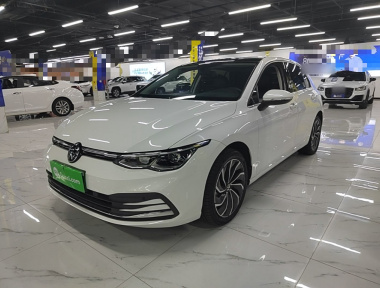 Volkswagen Golf 2022 صورة سيارة 