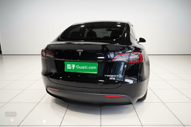 Tesla Model Y 2023 #6 Tesla Model Y 2023 car image #6
