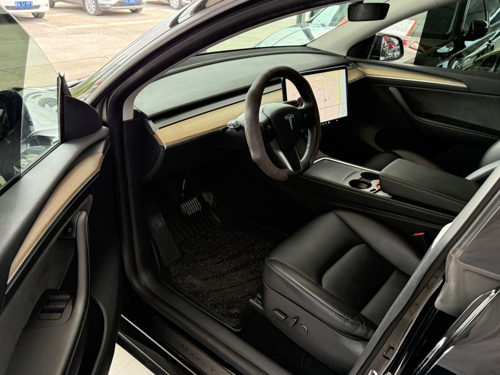 Tesla Model Y 2021 #14 Tesla Model Y 2021 car image #14