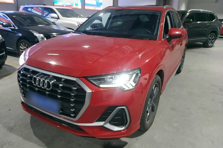 Audi Q3 2021 immagine di auto #2