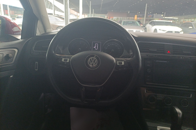 Volkswagen Golf 2019 car image #11