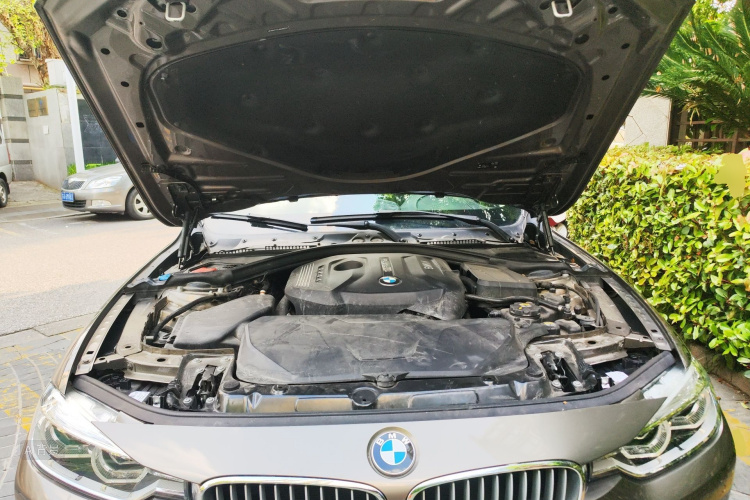 BMW 3 Series 2018 imagen de coche #22