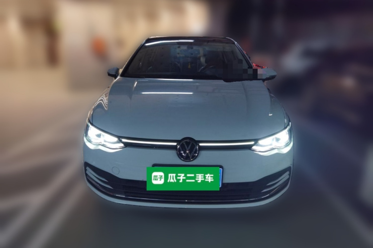 Volkswagen Golf 2022 car image #3