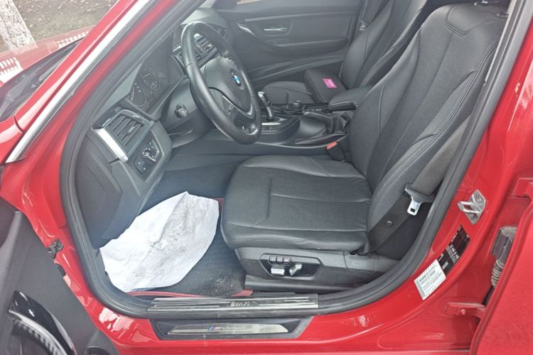 BMW 3 Series 2017 car image #22