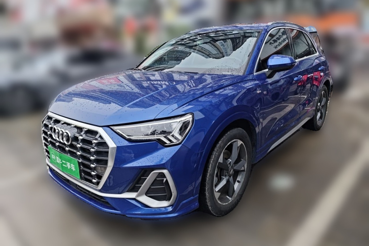Audi Q3 2020 car image #2