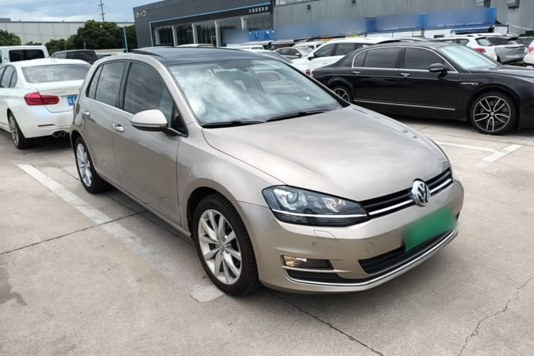 Volkswagen Golf 2014 car image #4
