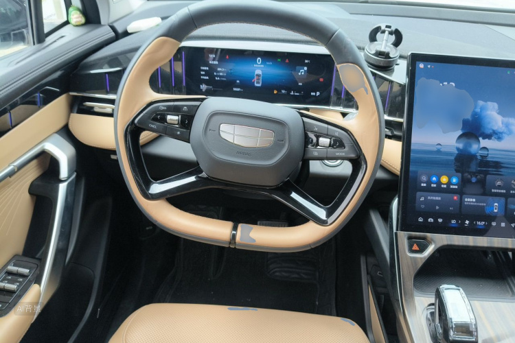 GEELY Boyue L 2023 car image #12