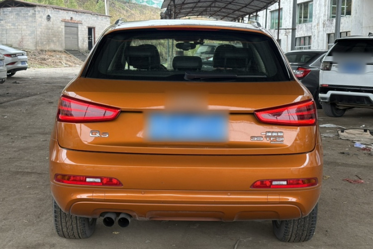 Audi Q3 2016 car image #6