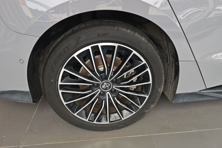 BYD Han 2025 car image #10