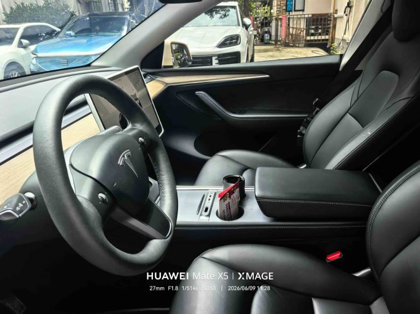 Tesla Model Y 2022 #2 Tesla Model Y 2022 car image #2