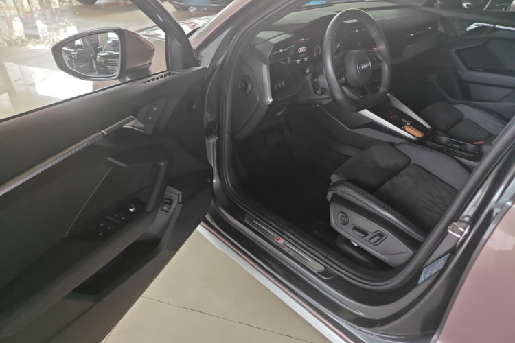 Audi A3 2021 immagine di auto #16