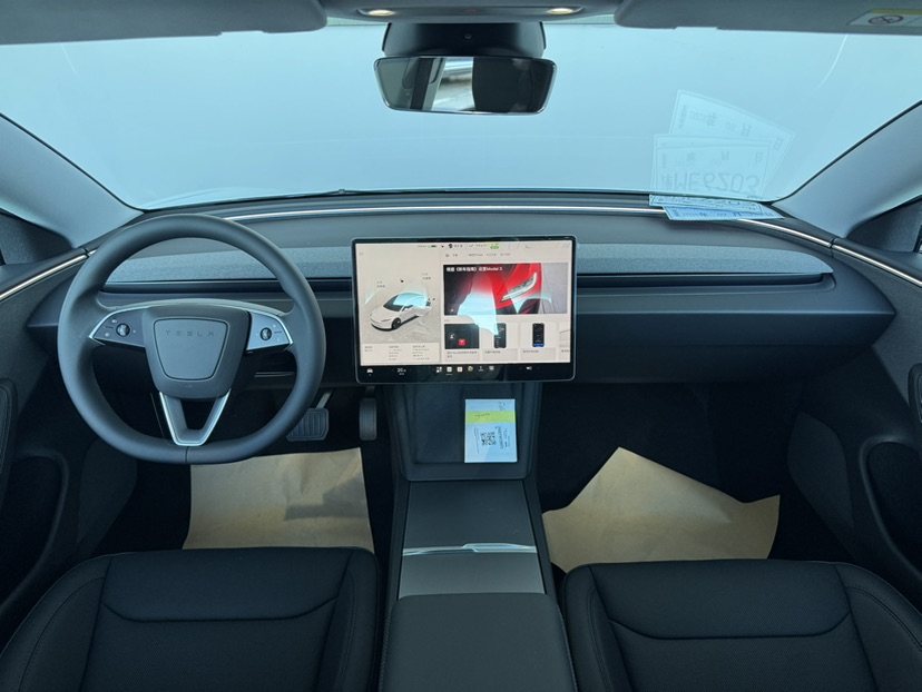 Tesla Model 3 2026 car image #5