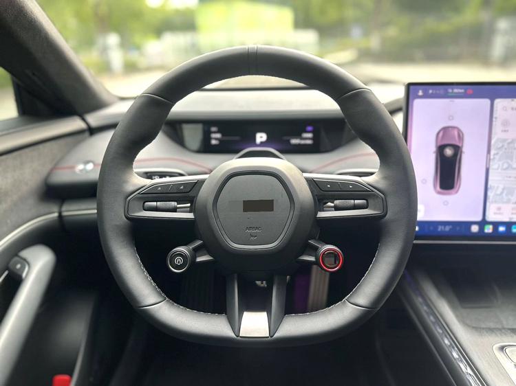 2024 car image #9