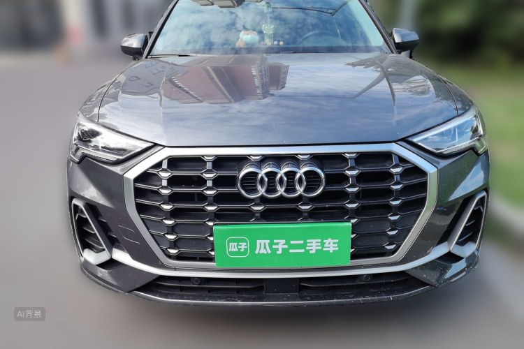 Audi Q3 2021 car image #3