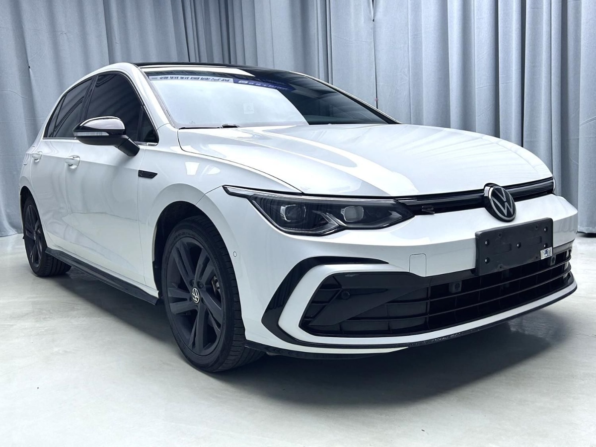 Volkswagen Golf 2022 car image #3