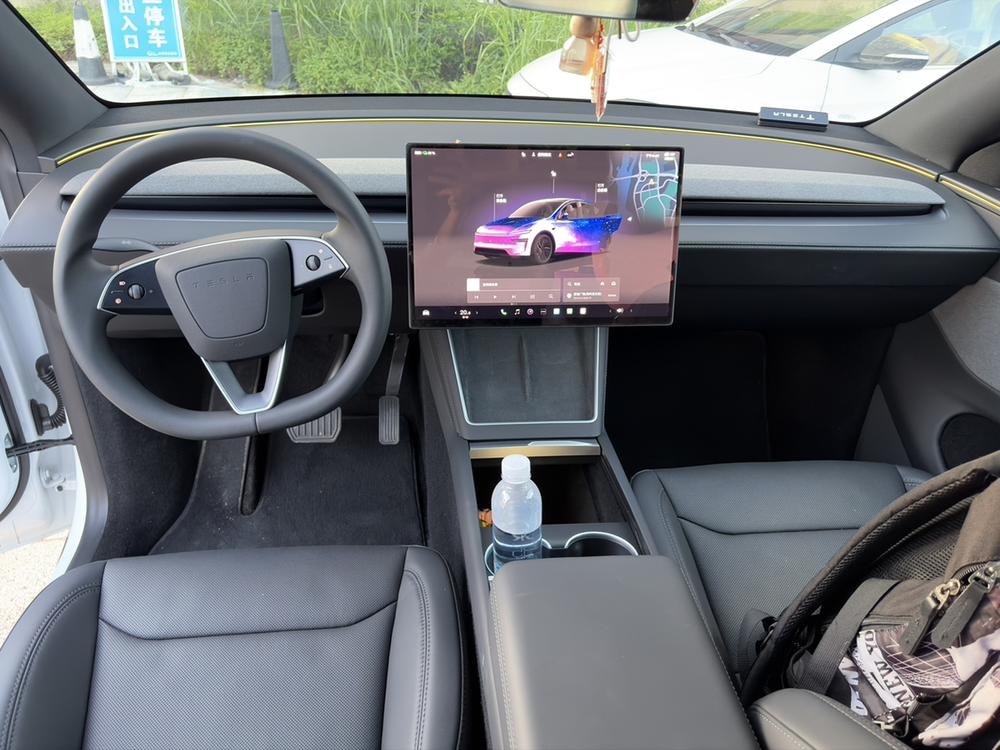 Tesla Model Y 2026 car image #12