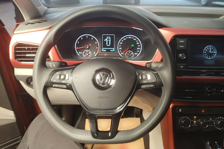 Volkswagen T-Cross 2020 car image #11