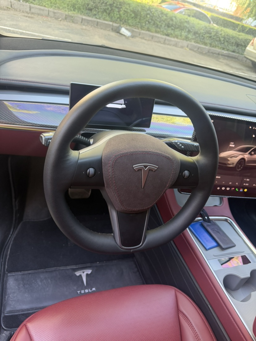 Tesla Model Y 2023 #8 Tesla Model Y 2023 car image #8