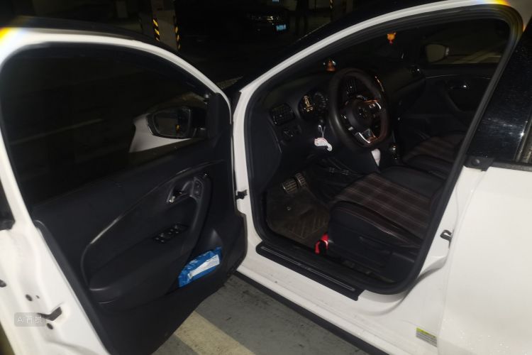Volkswagen Polo 2019 car image #18
