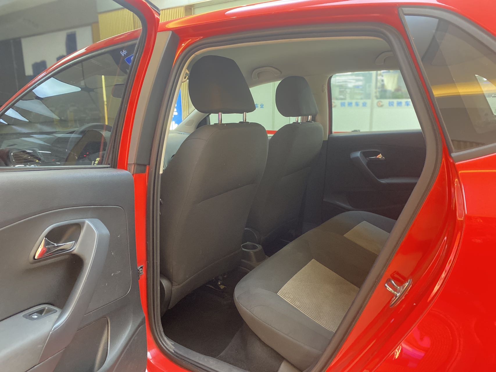 Volkswagen Polo 2017 car image #5