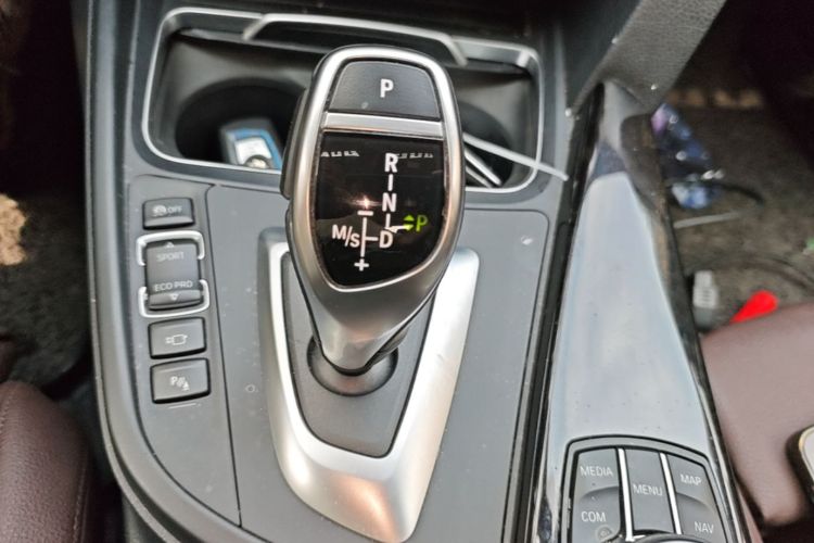 BMW 3 Series 2019 #14 BMW 3 Series 2019 car image #14