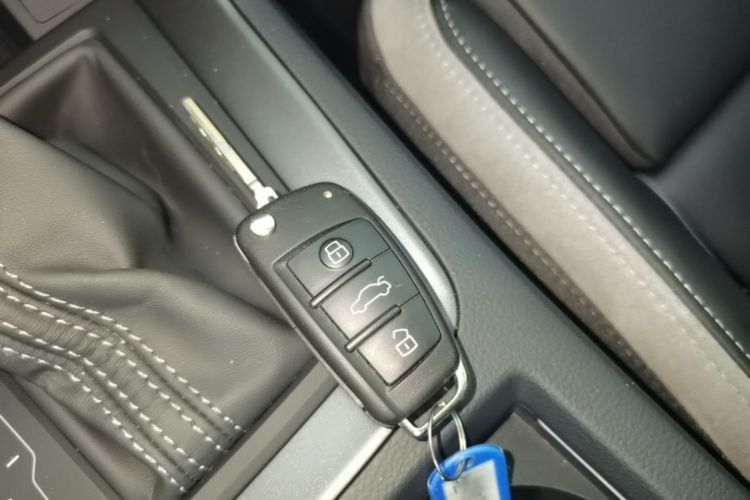 Audi Q3 2025 #9 Audi Q3 2025 immagine di auto #9